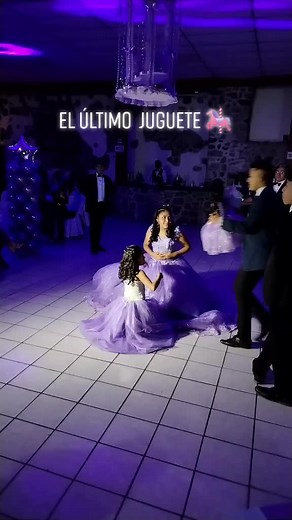 ¿Qué significa la entrega de muñeca? #Produciendo_tus_XV