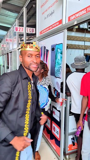 20K views · 1.2K reactions | Mambo vazviita futi nhasi ndaita received new stock yema Google Pixel ma100% originals UK versions akachipa zvinzwirei nekuzvionera pavideo plus ndabva ndadhingura futi maIphone nema Samsung zvionerei futi pa video WATCH TILL END...musazorasika Cnr Bank naChinhoyi paNickys Mall shop U28 / 0775511934 | Mambo ndimambo | Facebook