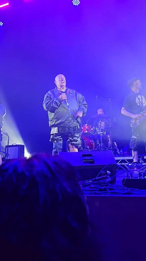 bad manners.. what a fooking gig.. | Steven Tench