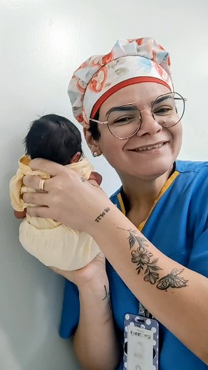 Cuidando dos recém nascidos no centro obstétrico! Faxina pesada no sábado #plantão #enfermagem #recemnascido #gestante #cirurgia #cesaria #parto #faxina #rotina #maternidade | Jessica Almeida Antualpa