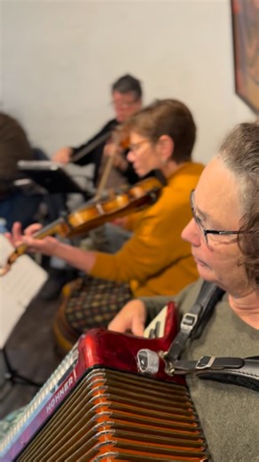 Foggy Moon’s traditional dancing 2 | David Frantz | Facebook