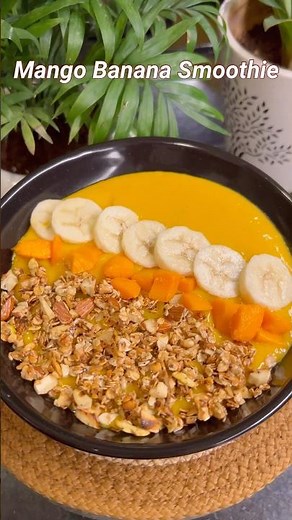 Mango Banana Smoothie - Smoothie with a crunchy twist #asmr #breakfast #food