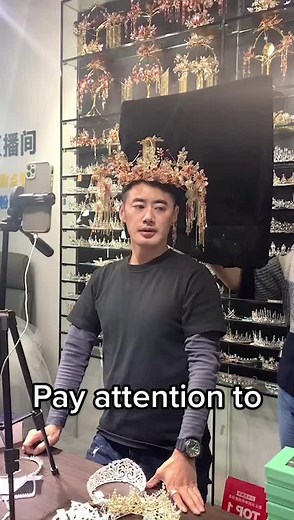 Bridal headdress #chinese #bridalheaddress #headwear #traditional #beautiful #bridal #foryoupage