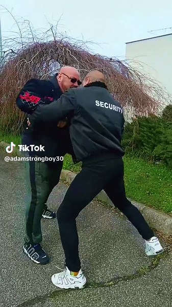 Adam Security és a Legendás Október 5.