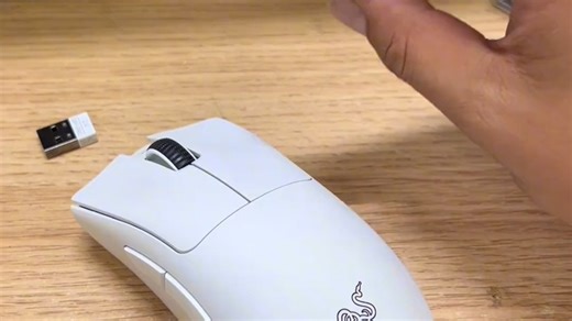 雷蛇游戏鼠标配对8k接收器视频教程 雷蛇键盘鼠标万能接收器 2.4g HyperSpeed配对教程。