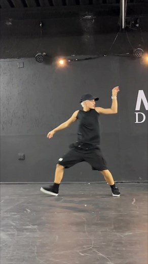 Coreografia de Mini Saia com Caco Aniceto | Aula com Charme e Estilo!