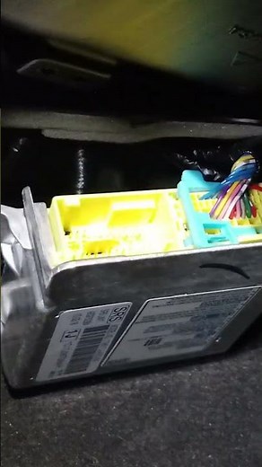 How To Replace The Airbag Control Module (Honda CR-V) 🔧 🚙 🔧 #shorts #salvage #rebuild