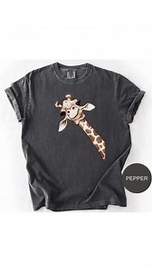 Comfort Colors Giraffe Shirt, Animal Lover Tshirt, Safari Tee, Nature Lover Shirt, Cute Giraffe Shirt, Zoo Animal Shirt, Giraffe Lover Gift - Etsy