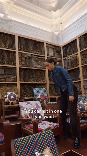 ArtDrunk on Instagram: "In the newly opened Ibraaz (@ibraazlondon) in London, Ghanaian artist Ibrahim Mahama (@ibrahimmahama3) transforms worn jute sacks—once used to transport cocoa, charcoal, and cement—into a monumental installation that feels both architectural and fragile. These materials carry the marks of labor, trade, and movement, becoming quiet witnesses to global systems that are usually invisible. As Curator Odessa Warren (@odessawarren_) walks us through the work, it feels less like