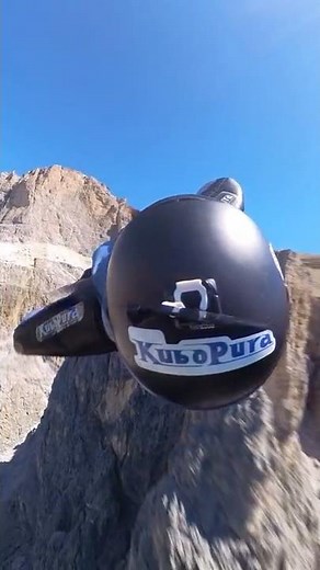 ウイングスーツベースジャンプ in ドロミテ 🇮🇹 Sass pordoi / サッソポルドイ #mountains #dolomites #wingsuit #basejump #ベースジャンプ
