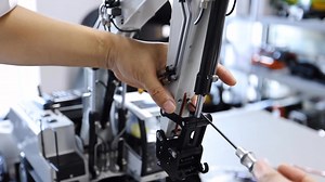 How to install the hydraulic telescopic boom on the EC380 hydraulic excavator 🤩🤩 when getting it don’t forget to have extra tubes 😁😁 #toucanhobby #lulu #rc #hydraulic #thercchick #accessories #rcheavyequipment | Lulu Tracy