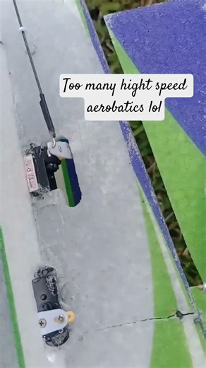 RC aircraft fail, more carbon fibre required