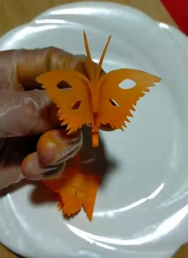 Butterfly Carving || vegetable carving || carrot carving || how to make butterfly from carrot.