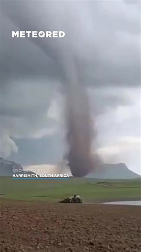 Incredible tornado 🌪️ struck #Harrismith, South Africa. The phenomenon was accompanied by strong winds and heavy rain. | Meteored