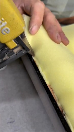 Andhika Gudang Oscar (0895327036461) Ecer & Grosir Bahan Jok & Sofa Harga Terjangkau #Lotus #lexdaytona #OscarNappa #oscarjeruk #oscarmyo #bahanoscar #bahanjok #kulitsintetis #jokmotor #jokmobil #sofa #furniture #designsofa #designfurniture #kulitjok #kulitjokmobil #upholstery #tutorial #sofatutorial #sofadesign #seatcover #furnituredesign #sofadesign #andhikagudangoscar #bahanoscarkiloan #customfurniture | Yanwar Abu Ahmad