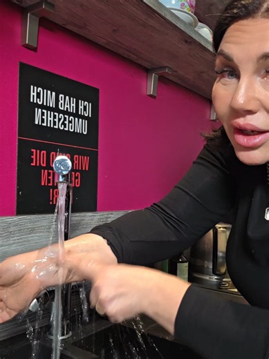 Achieve Flawless Eyebrows with Pomade Techniques