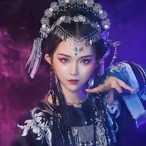 5.1K views · 123 reactions | A model shows off the beauty of hanfu, a traditional style of clothing worn by the Han people in China. #FunChina | China Plus Culture | Facebook