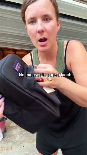 Ultimate Jansport Lunch Bag Review: Stay Fresh & Stylish #LunchBag #InsulatedBag