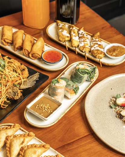 🥢 Best Halal Thai Spots in Sydney! 🥢 From sizzling street-style dishes to modern Thai fusion, these restaurants bring the vibrant flavours of Thailand right here to Sydney 🇹🇭✨ 🍲 Thaiphoon – Burwood 👉 @thaiphoonau | 124a Burwood Rd, Burwood NSW 2134 ✨ 100% Halal 🥢 Kitchai – Edmondson Park 👉 @kitchai.thai | Shop AG50, EdSquare, 52 Soldiers Parade ✨ 100% Halal Menu (alcohol served) 🍲 Thai Paragon – North Strathfield 👉 @thaiparagonnorthstrathfield | Shop 2/24 George St ✨ Halal Options (all