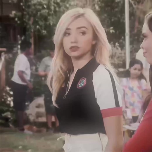 tiktok messed up my quality but emma bunkd > jessie #emmarossedit #foryoupage #xyzbca #bunkdedit #peytonlistedit Scenes - @catharsis
