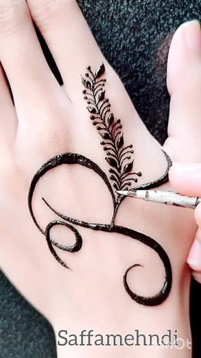 R alphabet mehndi designs #saffamehndi