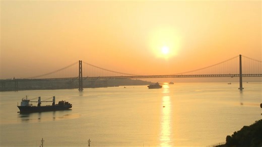 Lisbon bakes for second day of southern Europe heatwave