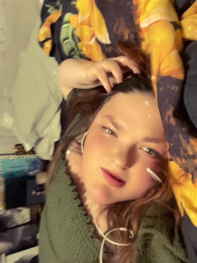 Kiss me through phone !!