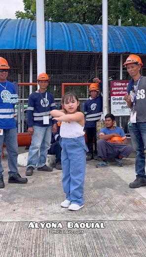 Eto na naman po ang super trending na Kabir Dance.ShoutOut po sa mga Kuya Stevedore ng Dapitan City Port sa background ko po.☺️😊 Eyyy!🤙🤙🤙 #fbreelsfypシ゚viralシ #reelsvideoシ #kabir #kabirdancechallenge #reelsvideo #fbpost2024 #reelsfbシ #alyonabaquial #fy #fyp #fypシ #foryouシ #foryoupagereels #foryourpage #foryoupageシ #trendingreel #trendingsongs #trendingnow #trendingpost #reelschallenge #reelsfacebook #reelsfbシ | Alyona Baquial