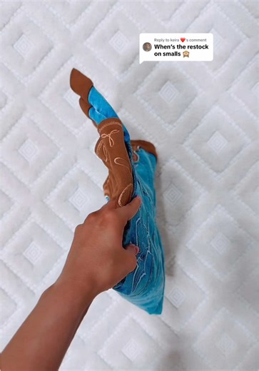 Stylish Outfit Ideas for Concerts with Rhinestones