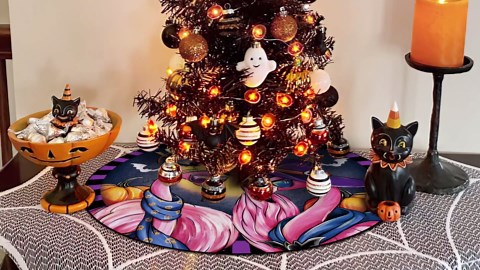Halloween Flamingo Christmas Tree Skirt, 48 Inches Lace-up Pumpkin Bats Tree Skirt, Funny Holiday Party Indoor Decoration Home Decor