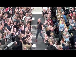 Bruce Springsteen - Band Intros | Tenth Avenue Freeze-Out - 2023-03-07 - Milwaukee Wi - Fiserv Forum