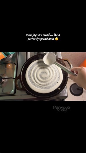 Finding joy in the little things — like a perfectly spread dosa😌