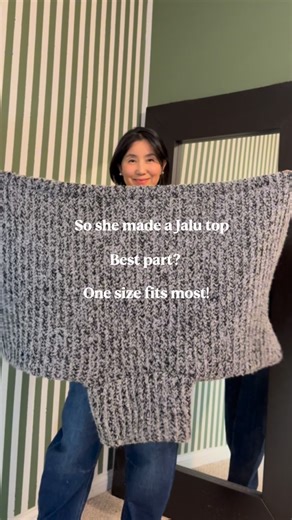 Grace | JiJi💖 on Instagram: "It’s already February—spring is coming soon. This in-between season is always the hardest for me when it comes to outerwear. I want to take off my long winter coat, but it’s still cold. And my weakest area? My neck. So I combined all of that and made this Jalu top. It turned out even better than I imagined—bulky, fluffy, and cozy. I’m editing the full tutorial now, but I couldn’t wait to share this with you first. I’ll update you as soon as it’s ready 🤍 Have a grea