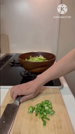 暑い日は火を使わない！レタスとオクラ納豆のねばねばサラダ🥗