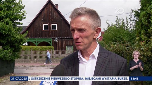 Świadczy o bolesnej historii II wojny światowej, ale jego styl architektoniczny – jest w polskich realiach wyjątkowym. Osiedle w Sędziszowie powstało dla niemieckich kolejarzy. I - by ci poczuli się jak w domu - budynki zaprojektowano w stylu alpejskim. Dziś mieszkają w nich potomkowie polskich kolejarzy. A osiedle zostało wpisane do rejestru zabytków. Do poczytania tu: https://kielce.tvp.pl/88109811/niezwykle-osiedle-z-sedziszowa-wpisane-do-rejestru-zabytkow-domy-w-stylu-alpejskim | TVP3 Kielce