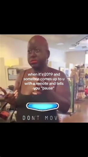 The pause remote challenge and the mannequin challenge #pausechallenge #dontmove #2016 #fyp #foryoupage