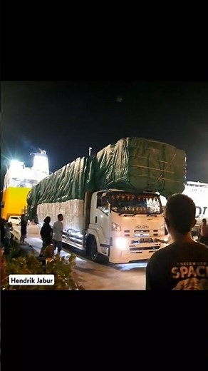 WOW TRUK INI GAYORNYA DI LUAR NALAR!! #truk #truck #ekspedisi #shorts #shortvideo #viralvideo