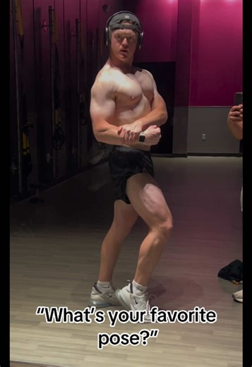 Side chest supremacy🐐 What’s your favorite bodybuilding pose? #bodybuilder #chest #gym #gymtok #fyp