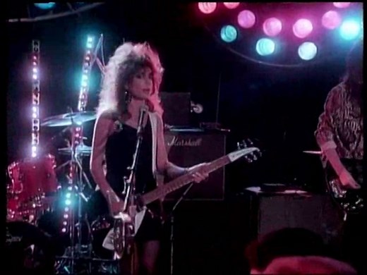 The Bangles - Walk Like An Egyptian (1986)