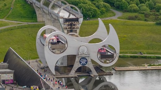 Amazing timelapse footage shows Falkirk Wheel in operation