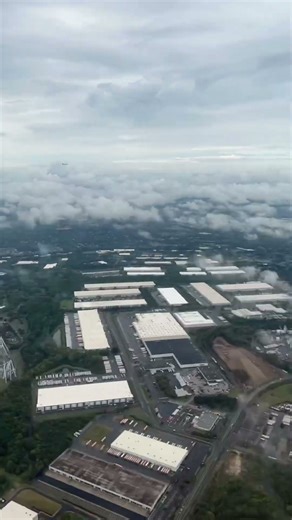 Airbus 737-800 landing Timelapse