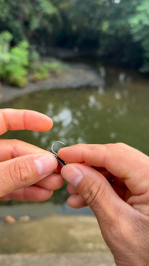 Aquí están las gomas hechas por Palawa fishing de 2.25” este color está arrasando en esta temporada rio y lagos y cabezal hecho a mano ✍️ @destacar #fishing #reelsfacebook #fishinglife #fishinglures #pescadeportiva | Ari Fishing