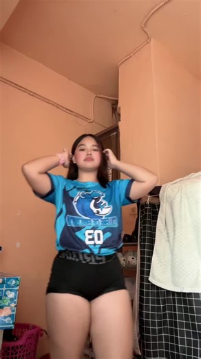 eStroBerriie (@estroberriie)’s videos with work from home DANCE CHALLENGE - iCafe Travel