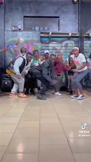 Carry Me Go Dance Challenge 🔥 #carrymego #carrymegochallenge #CarryMeGo #khaidxr #boyspyce #mavins #rema #ayrastarr #donjazzyshortschallenge #jonjazzy #music #afrobeats #nigeria #entertainment #YourNo1FamilyRadio | Inspiration FM 92.3