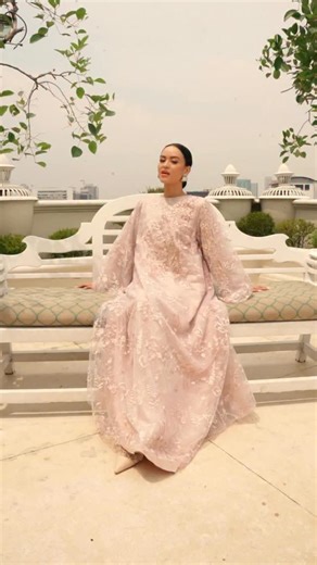 HijabChic on Instagram: "[READY STOCK! TERBATAS: HERITELLE COLLECTION] @iranivianza & @melindaaristya wearing Heritelle Collection 😍 The piece everyone’s been loaving. Buruaan checkout sebelum kehabisan, babes. Kamu juga bisa dapetin hadiah dari @aurum.lab Min. purchase Rp2.499.000 Get 1 raffle entry Winner will be chosen via raffle system. Enjoy preferred pricing, signature box, and free shipping. Exclusively on our website. Happy shopping babes 🛍️"