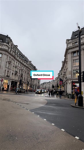 Oxford Circus where’s you can enjoy shopping and chilling! 🇬🇧 #travellondon #visitlondon #oxfordstreet #oxfordcircus #londonlife
