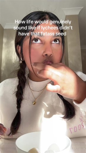 Exploring the Delight of Lychees Without the Seeds