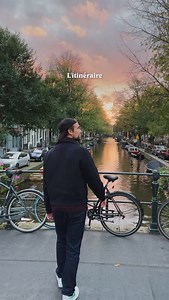 GUIDE WE À AMSTERDAM 🇳🇱👇🏼 avec @cdiscount La capitale des Pays-Bas est un coup de cœur pour moi, voici un itinéraire pour bien la découvrir ❤️ PREMIER JOUR •⁠ ⁠Pour commencer, va aux Maisons Dansantes et sur la Place du Dam, en plein centre-ville. •⁠ ⁠Juste à côté, il y a la Bourse de Berlage, la plus vieille bourse au monde. •⁠ ⁠⁠Ensuite, fais un tour dans le Red Light District, qui est aussi intéressant à voir de jour. •⁠ ⁠⁠Prends une pause dans le petit café De Koffieschenkerij, situé dan