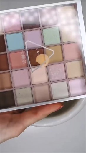 makeup 💄 crushing Asmr 😍😂#eyeshadow #makeup #crushingasmr #satisfying #asmr