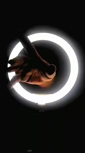 🖤🧡 Skull Gnome Silicone Beaded Crochet Hook Topper 🧡🖤 Meet your new bold-but-cute crochet companion 🧶✨ This character gnome topper is stacked with skull details and warm amber tones, giving your crochet hook a playful gothic edge without being seasonal. ✨ Why you’ll love it: • Soft silicone beads for a comfortable, non-slip grip • Lightweight & ergonomic – ideal for longer crochet sessions • Striking skull pattern paired with a quirky gnome topper • Adds personality to your hook while helpi